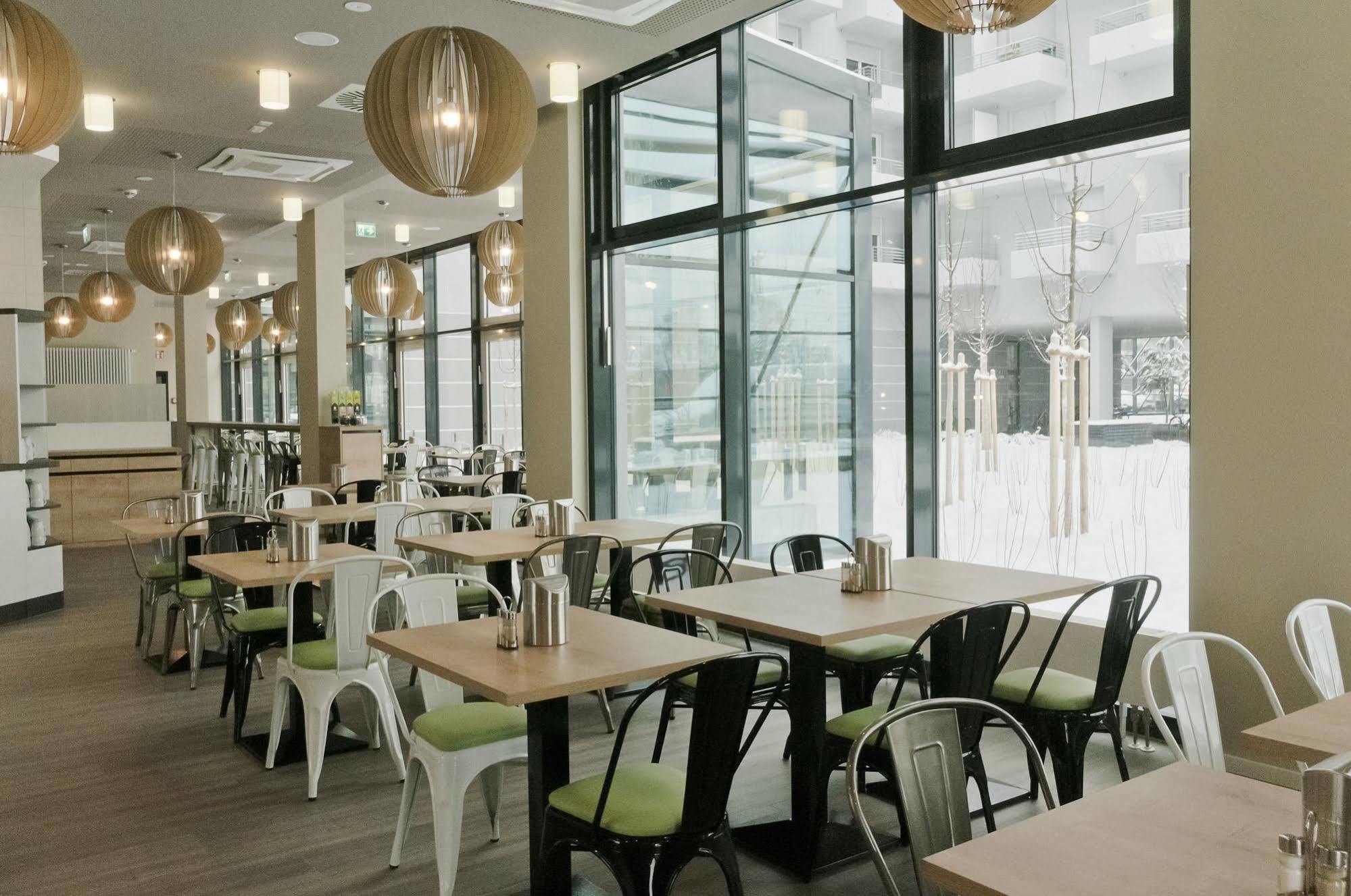 Super 8 By Wyndham West 3* Múnich