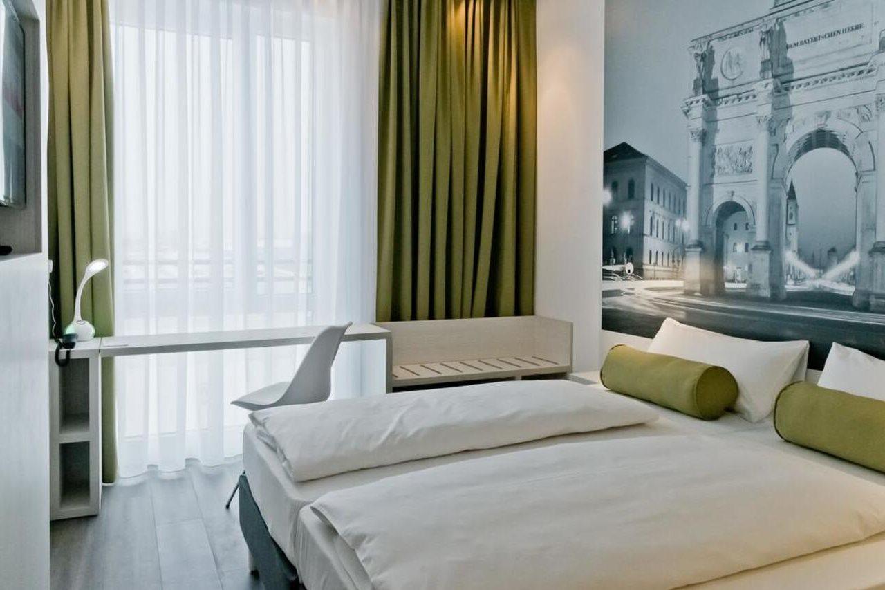 Super 8 By Wyndham West Hotel Múnich